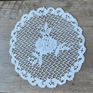 Vintage White Crocheted Lace Rose Cotton Doily Dresser Scarf 9.5”